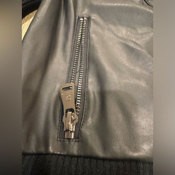 Bernardo vegan sleek jacket. Brand new! Amazing style! Black - Picture 7 of 16